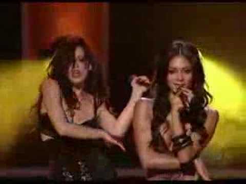 The Pussycat Dolls performing Buttons featuring Jibbs, at Fashion Rocks. I personally didn't like this performance at all. Nicole wasn't so good, and Mel's ad libs were horrible this time.