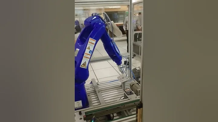 Pick and Place Robot #pickandplacerobot #pickandplace #handling #robot #industrialrobots #yaskawa