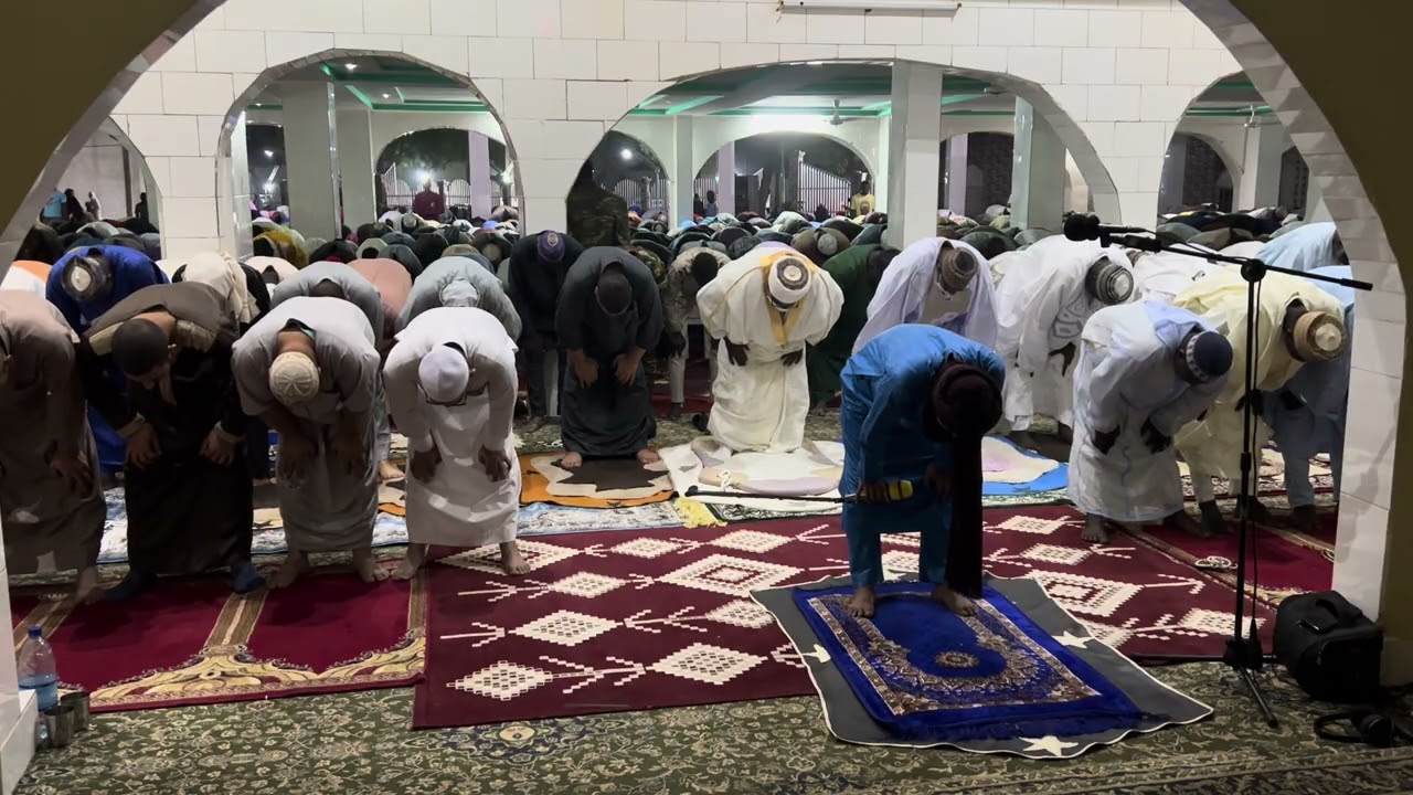 9ᵉ Nuit de Tarawih à Kiota : Une Nuit de Dévotion sous la Direction du Kalifa Cheick Moussa 