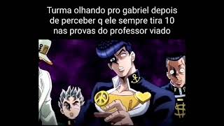 Turma olhando pro gabriel depois de perceber q ele sempre tira 10 nas provas do professor viado meme