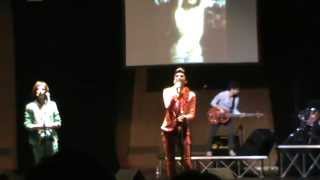 Video thumbnail of "Omosessuale - I Soliti Idioti 22.11.2012 Palermo"