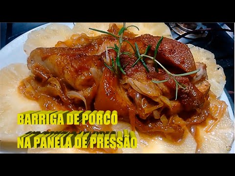 Barriga de porco na panela de pressão. 