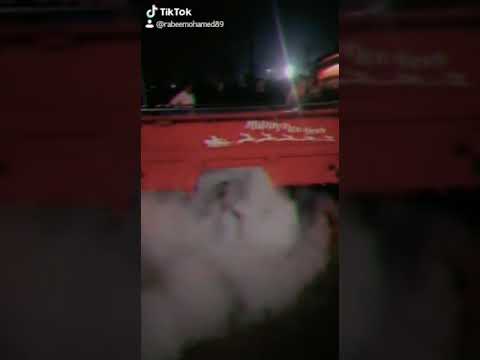 احنا الدوله بتبوس ادينا عشان نحترم القانون