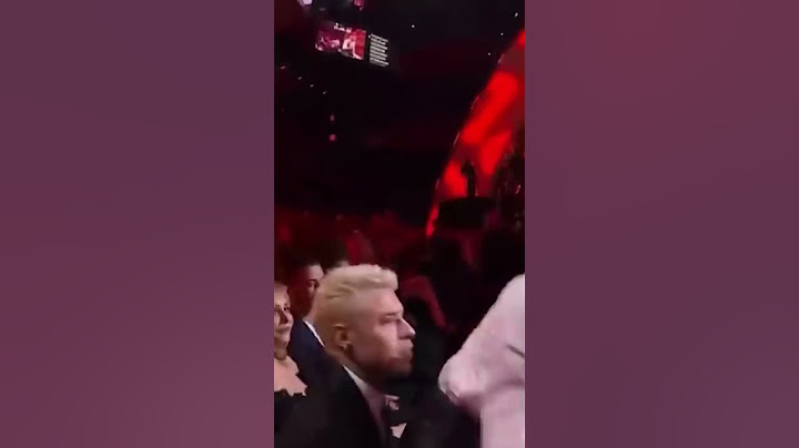 ROSA CHEMICAL TWERKA SU FEDEZ CHE APPREZZA VISTOSAMENTE, CHARLES LECLERC È LÌ A DUE PASSI😦 #sanremo