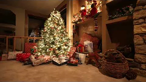 Christmas Eve Ambience- Relaxing Christmas Music, Fireplace, Christmas Tree, Music