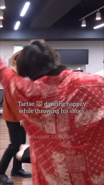 the difference between his boyfriend 🥰🥰 and best friend 😂😂😂 #vmin  #taekook