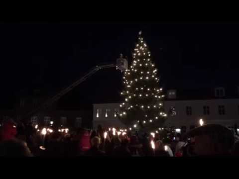 Video: Sådan Udskiftes Et Juletræ Til Det Nye år: Fotos Og Ideesamlinger