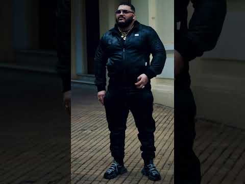 طراب كينغ يقصف الفيمينيست لي تقارن الراجل بالمرأة