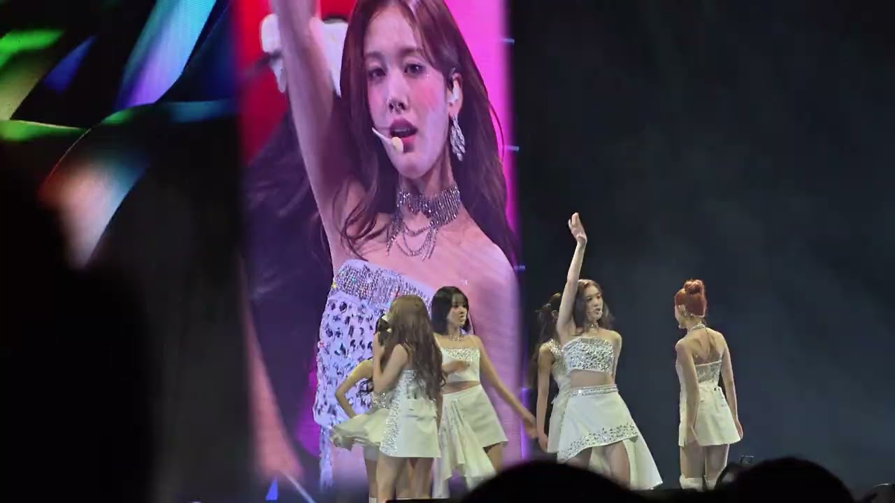 STAYC Stay Tuned in Singapore 1.Opening, Bebe, 1Thing, Poppy