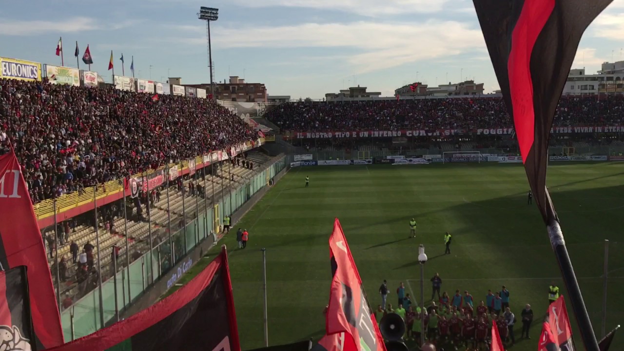 Foggia Lecce 3-0 salutate la capolista