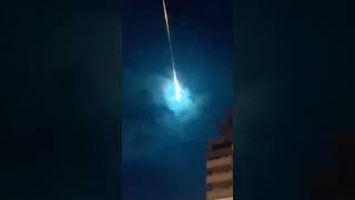 Crazy footage of a Meteor passing over Portugal and Spain!