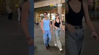 Kriti Sanon and Tiger Shroff spotted at the airport! ✈️ #KritiSanon #TigerShroff #shortvideo