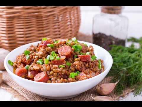 Пряная чечевица с колбасками