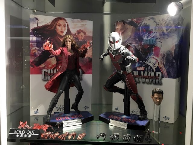 アメコミ Hot Toys Scarlet Witch Civil War SCARLET WITCH from Civil War by Hot Toys on display at Secret Base