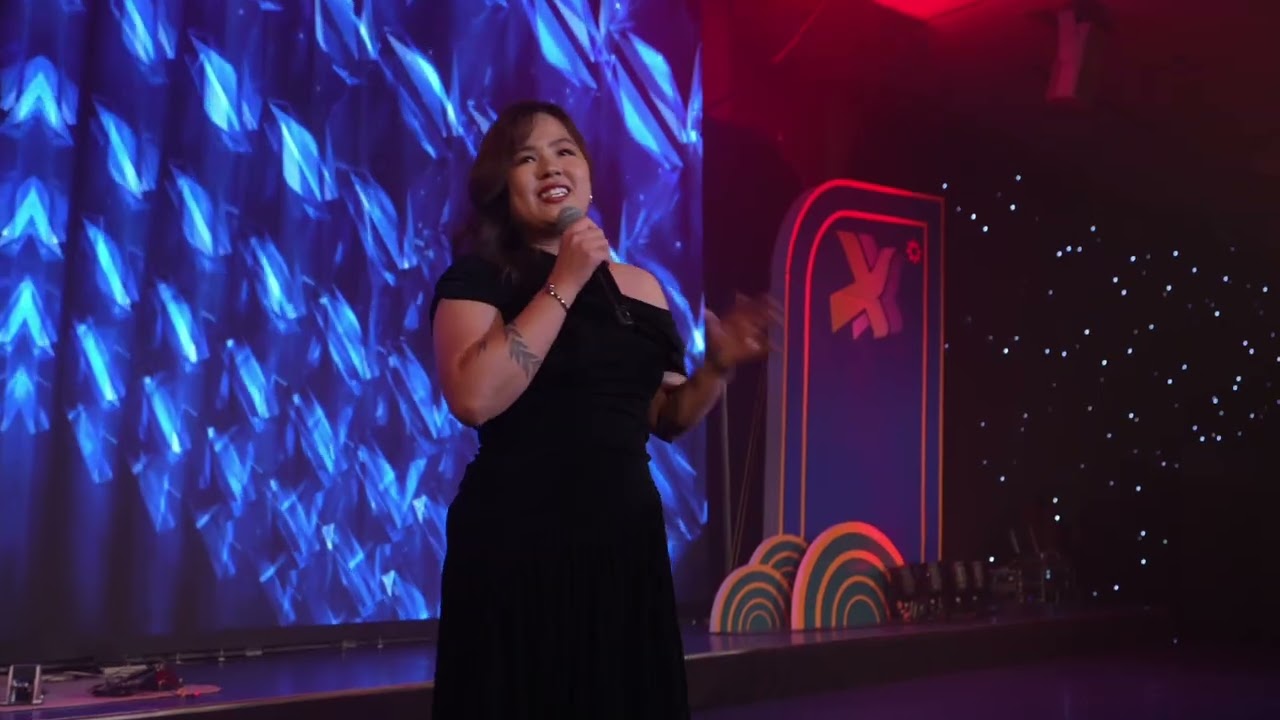 Ca sĩ Hà Phan FSOFT - biểu diễn tại sinh nhật FJP 20 năm