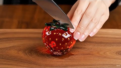🍓 Oddly Satisfying AI ASMR: Crystal Strawberry Cutting ✨