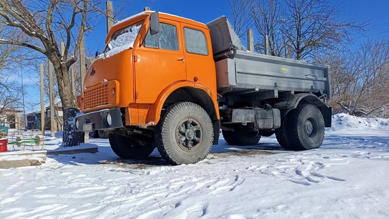 Пригнав ще одного Маза 5549. Регулювання клапанів.