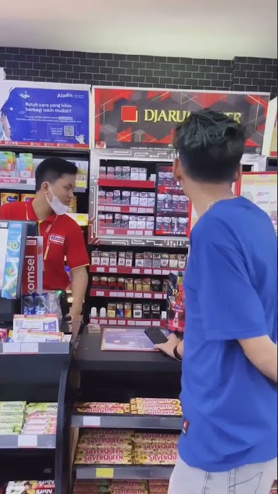 😂😂 beli wintalker sama war axe di alfamart.