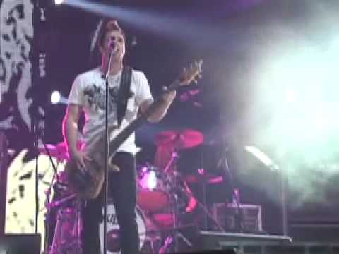 Battle Cry LIVE - Skillet