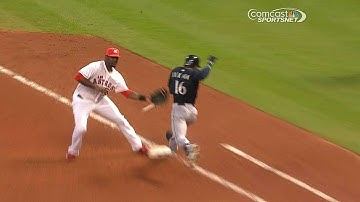 SEA@HOU: Astros get double play on obstruction call