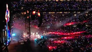 Coldplay in Philadelphia - "Charlie Brown"