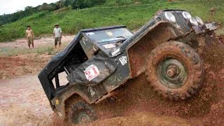 CONEXAO JAPAO 38 Brasileiros capotam jipes no Japao