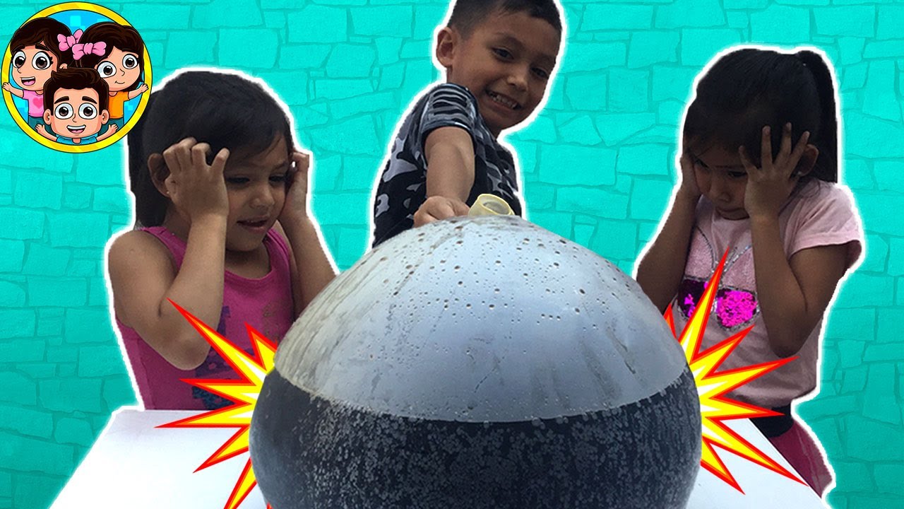 EXPLOSIÓN DE GLOBO GIGANTE | Coca Cola con Mentos | Guzmancitos