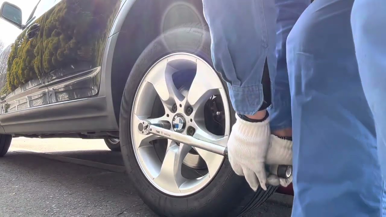 BMWのタイヤ交換をちゃんとやってみました^_^ - YouTube