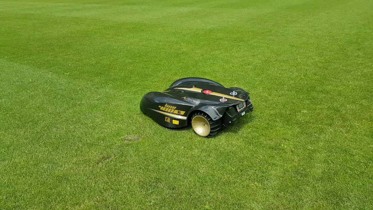 Walther AG Rasenroboter für Sportplätze YouTube