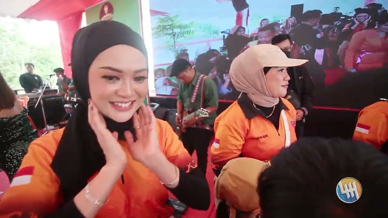 PUTRI ISNARI - OJO DIBANDINGKE (LAPANGAN TEMBAK DONDANG MODERN)