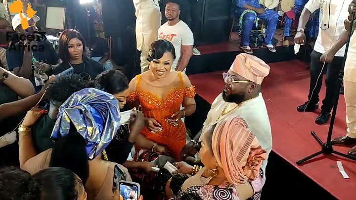 WOOW! SEE HOW MONEY RAIN ON REGINA CHUKWU AT HER HOUSE WARMING PARTY