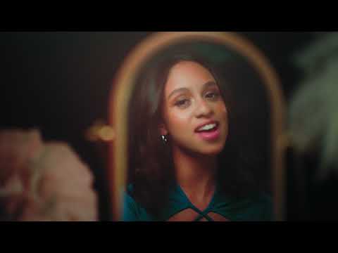 Guarda Kaitlyn Velez - Off My Mind (Official Music Video) su YouTube Guarda Kaitlyn Velez - Off My Mind (Official Music Video) su YouTube