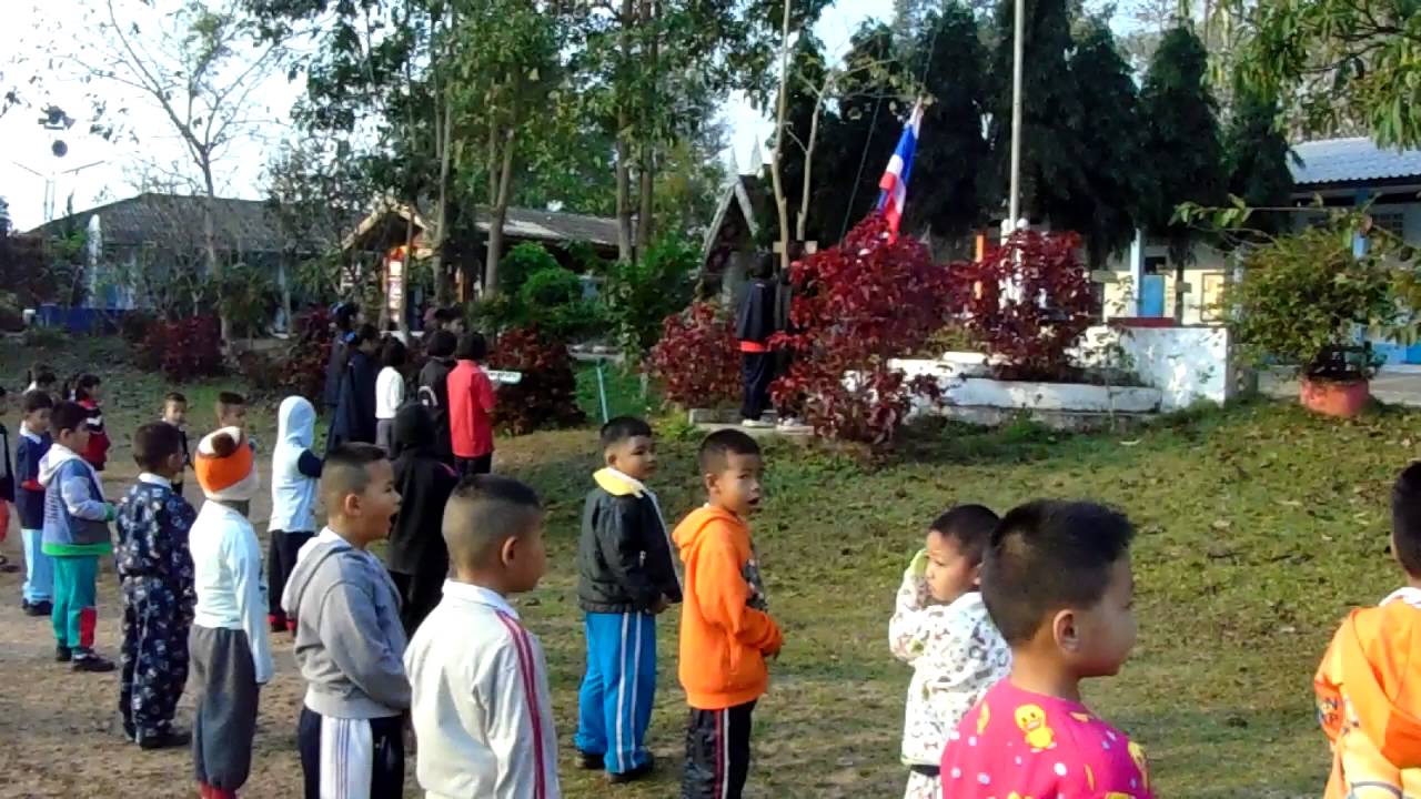 บรรยากาศการเข้าแถวเคารพธงชาติ ร.ร.น้ำครกใหม่ 16ก.พ.2559