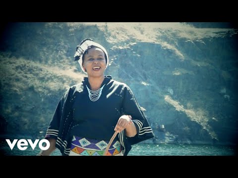 YouTubeでLungiswa Plaatjies - Solal'emaweni (Official Music Video) ft. Madosiniを視聴
