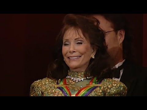 Dolly Parton, Sissy Spacek and more pay tribute to Loretta Lynn
