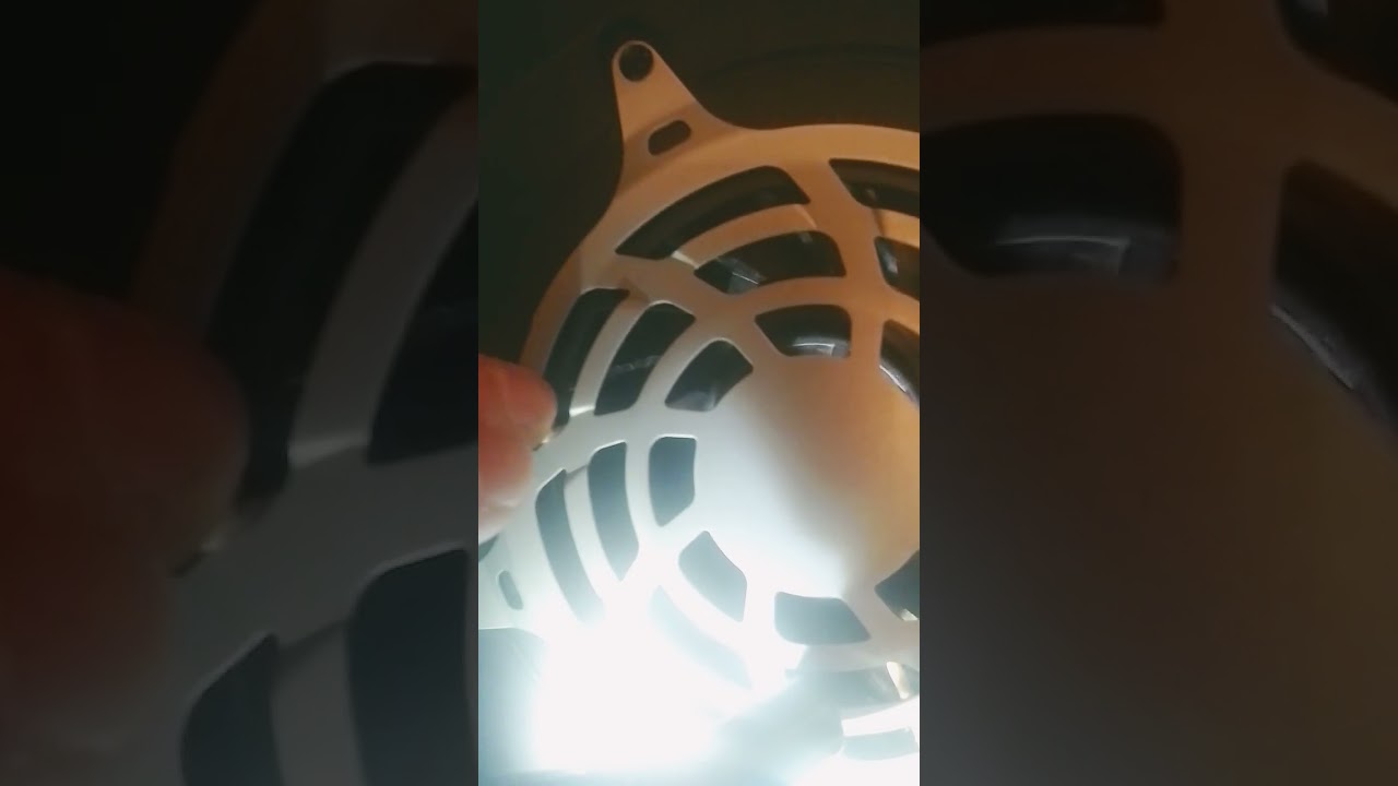 How to clean PS5 fan