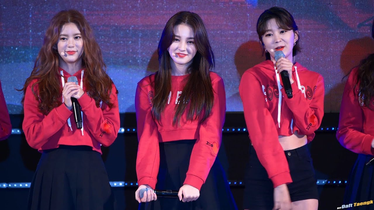 181021 낸시 Nancy 모모랜드 MOMOLAND 토크 TALK 4K 60P 직캠 @SBS 파워FM 파워업 콘서트 by DaftTaengk
