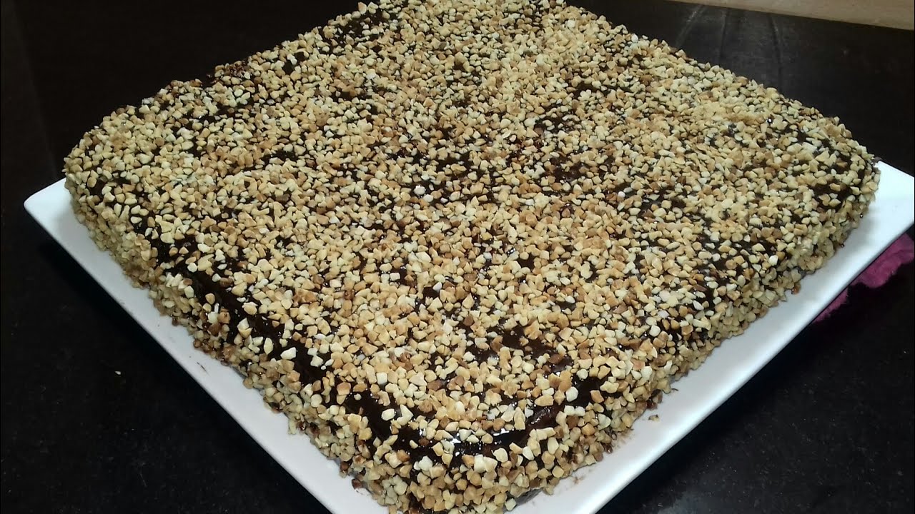 كيكة عاءلية بالشكلاط والفلان لفطور يوم العيد***