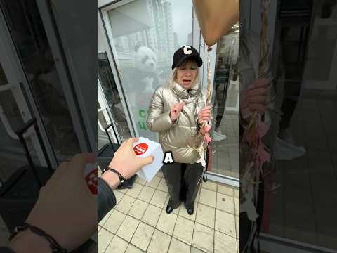 Я боюсь! Держите! С такими ногтями не открыть подарок! Кружка в подарок на день рождения! #shorts