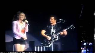 Bridgit Mendler introduces band (Eric Nicolau-guitar, Roberto Cerletti- drummer, Neara Russel- piano