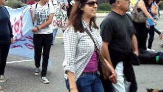 Santa Ana youth block access to federal building in "immigration reform" protest