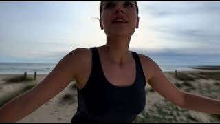 She can fly - AI short
