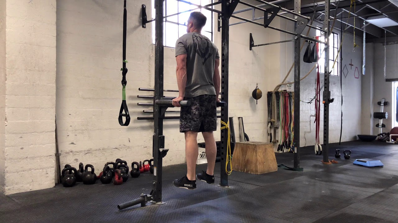 Reverse Shrugs on Dip Bar - YouTube