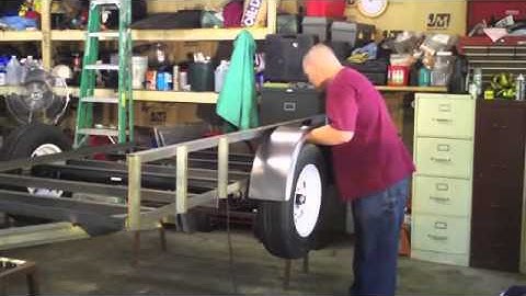 ▶ How to Build a Utility Trailer Part 6 Installing Top Rail Framing and Fender Thoughts   YouTube