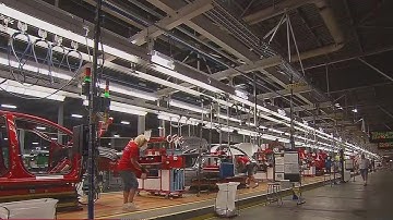 New vehicles sold in US must average 40 mpg by 2026 | Rush Hour