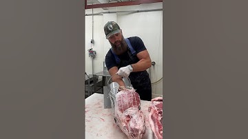 See how we net a Pork Ham🐷#shorts #youtubeshorts #pork #pig #butcher #ham #meat #viral