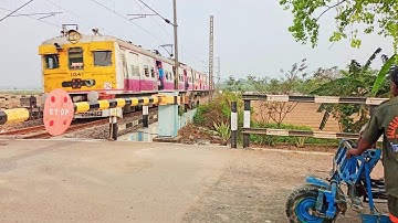 Fast Furious Katwa _ Howrah Emu local Train Skipping At railgate