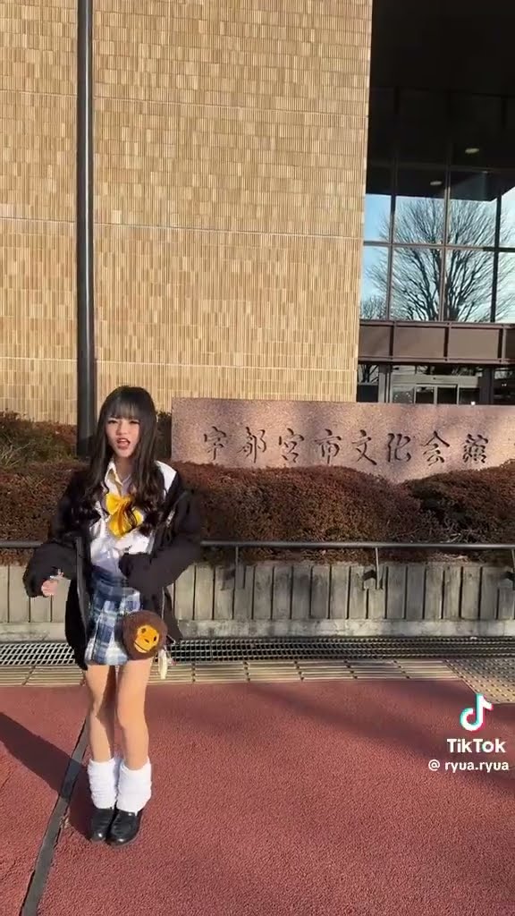 TikTokシリーズ336】途中で誰かが・・・【KOGYARU初代専属モデル