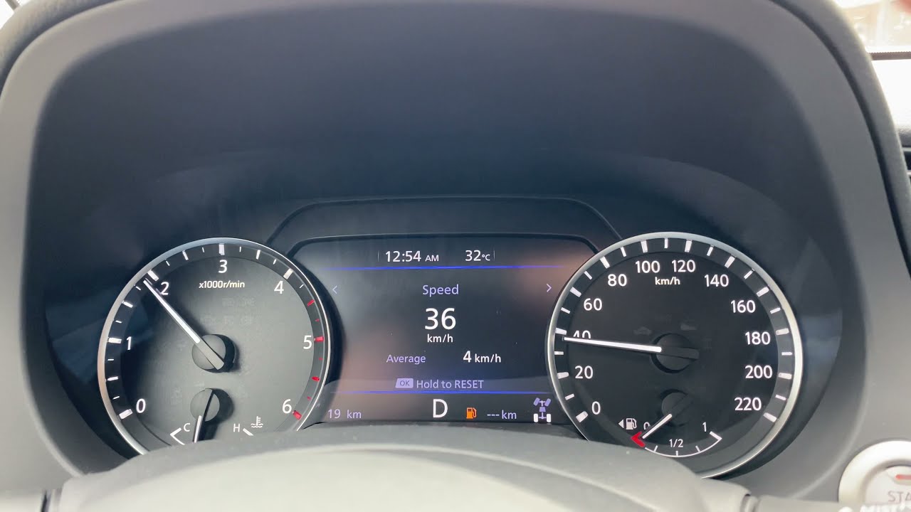 The digital speed meter of the 2021 new Nissan Navara
