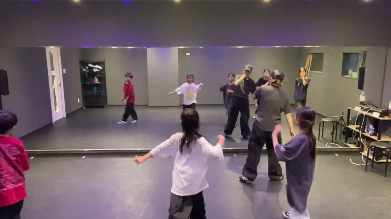 月のダンス 2026.6.10 (水)Lock一般 - YouTube